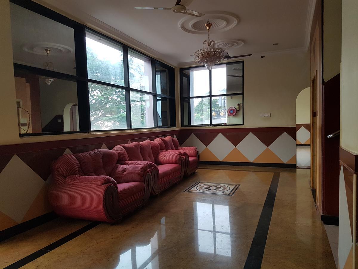 Hotel Subhalakshmi Palace Karaikudi Kültér fotó