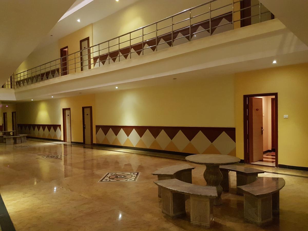 Hotel Subhalakshmi Palace Karaikudi Kültér fotó