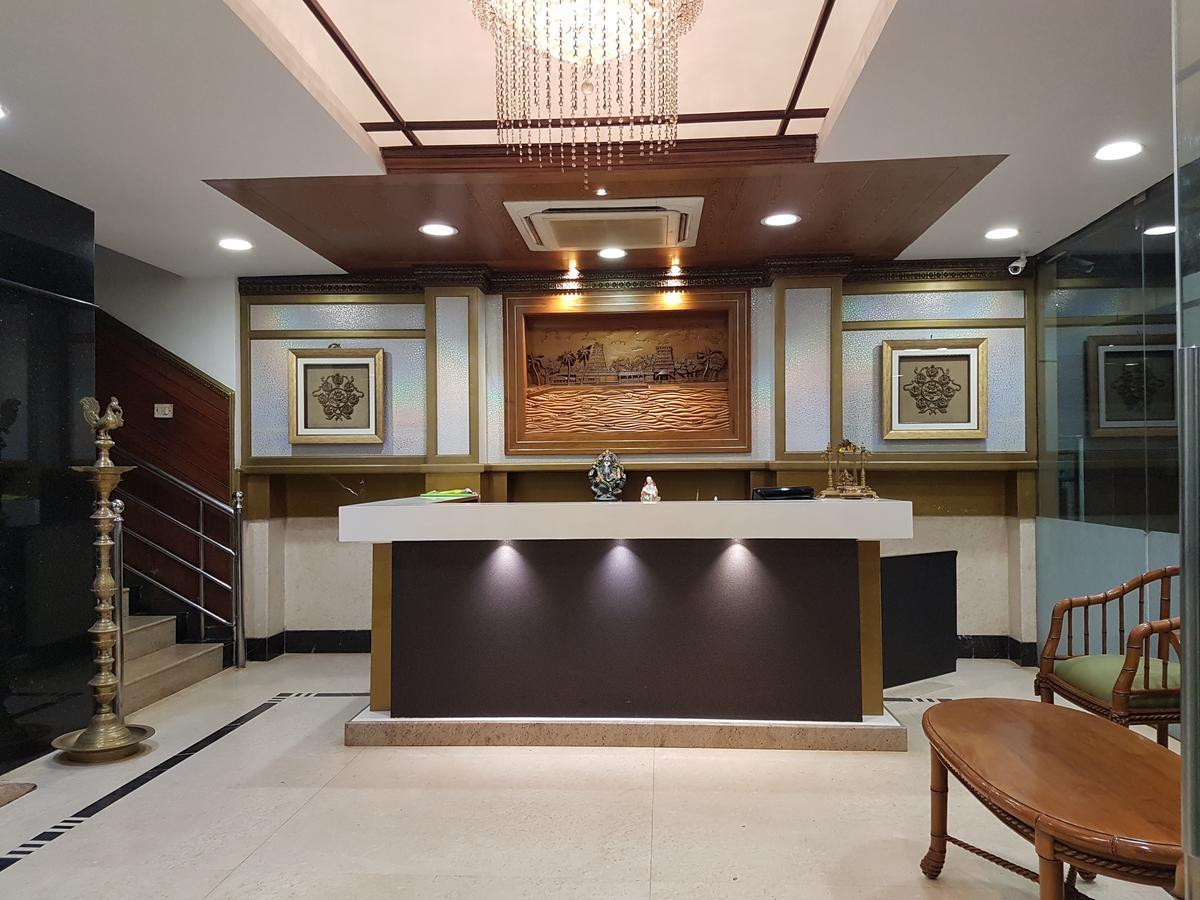 Hotel Subhalakshmi Palace Karaikudi Kültér fotó
