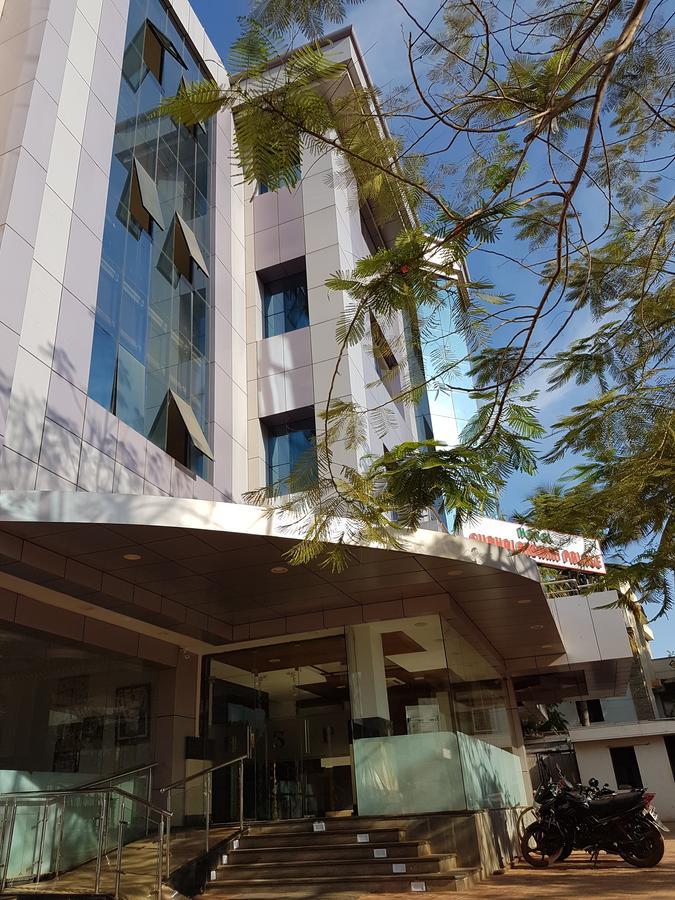 Hotel Subhalakshmi Palace Karaikudi Kültér fotó