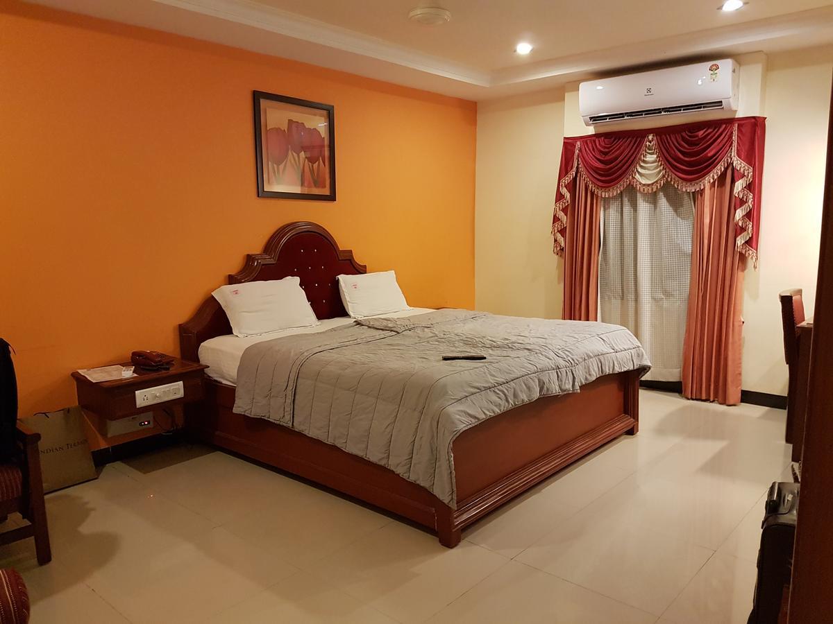 Hotel Subhalakshmi Palace Karaikudi Kültér fotó