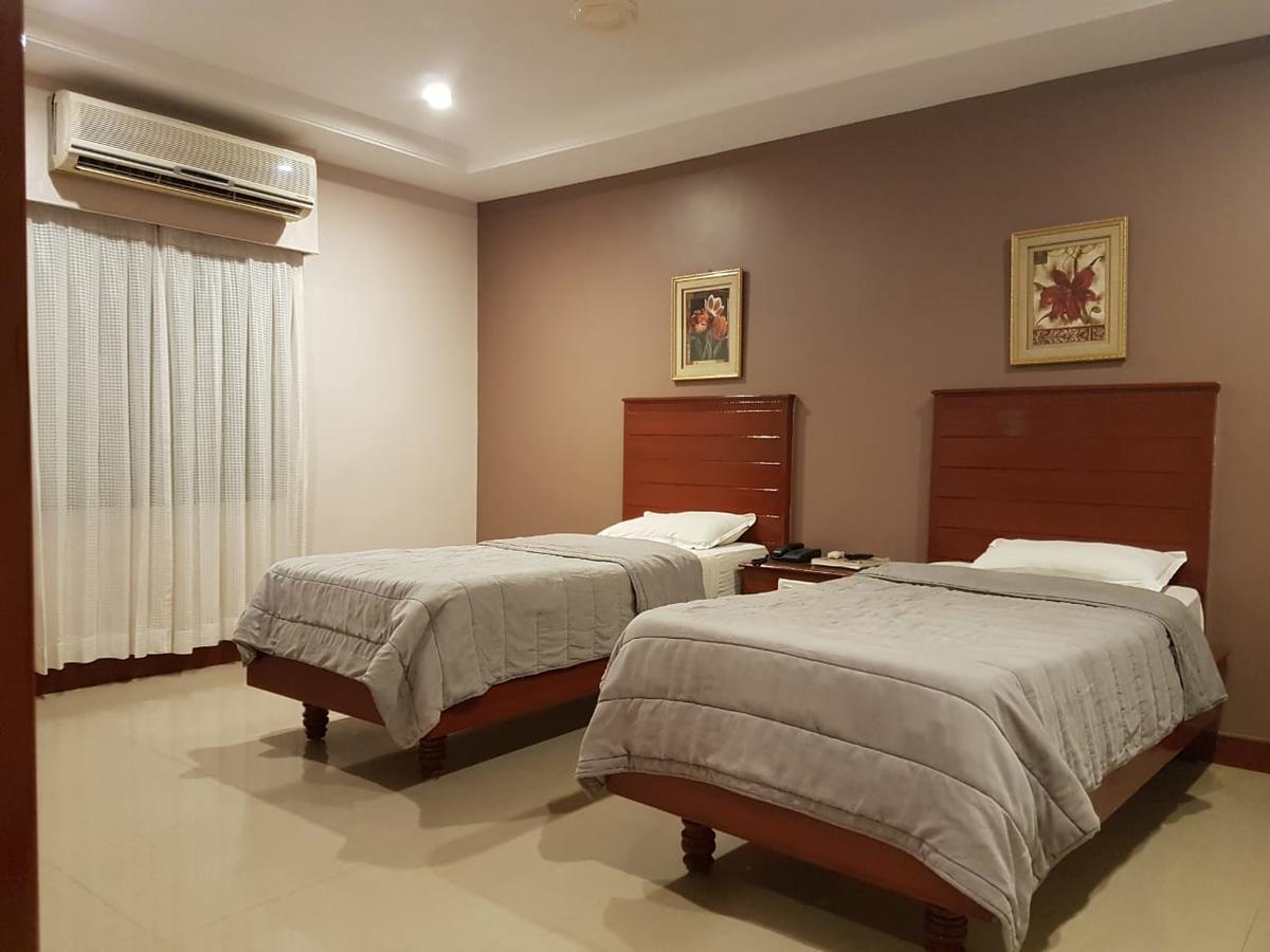 Hotel Subhalakshmi Palace Karaikudi Kültér fotó