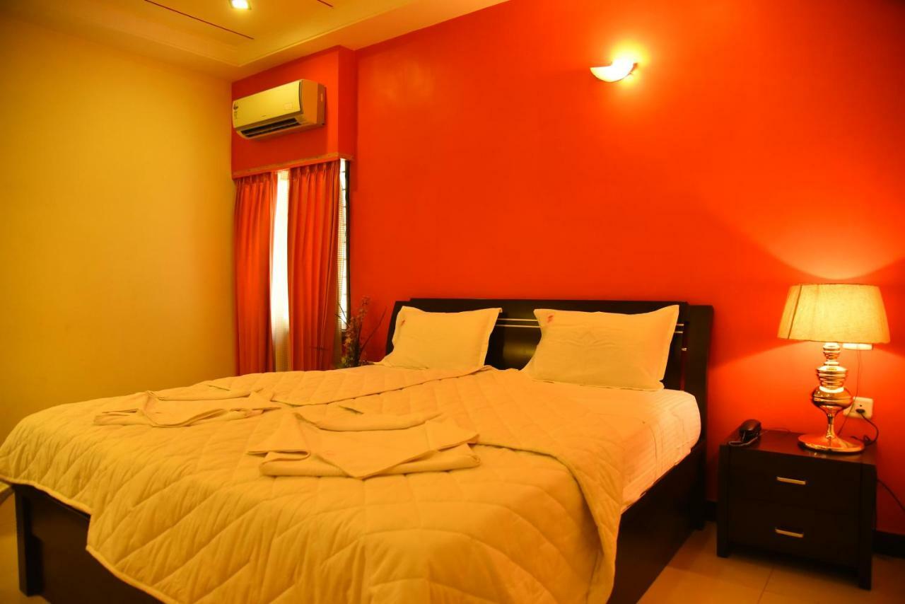 Hotel Subhalakshmi Palace Karaikudi Kültér fotó