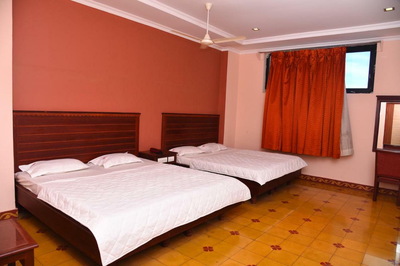 Hotel Subhalakshmi Palace Karaikudi Kültér fotó