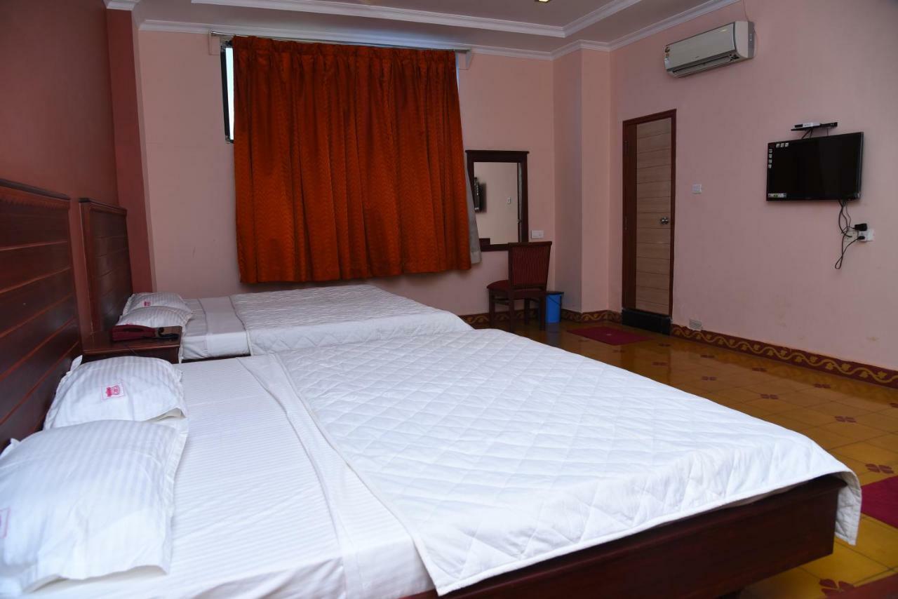 Hotel Subhalakshmi Palace Karaikudi Kültér fotó