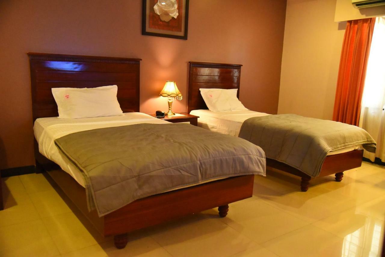 Hotel Subhalakshmi Palace Karaikudi Kültér fotó