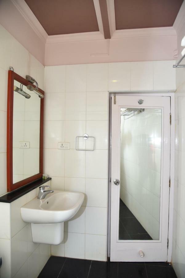 Hotel Subhalakshmi Palace Karaikudi Kültér fotó
