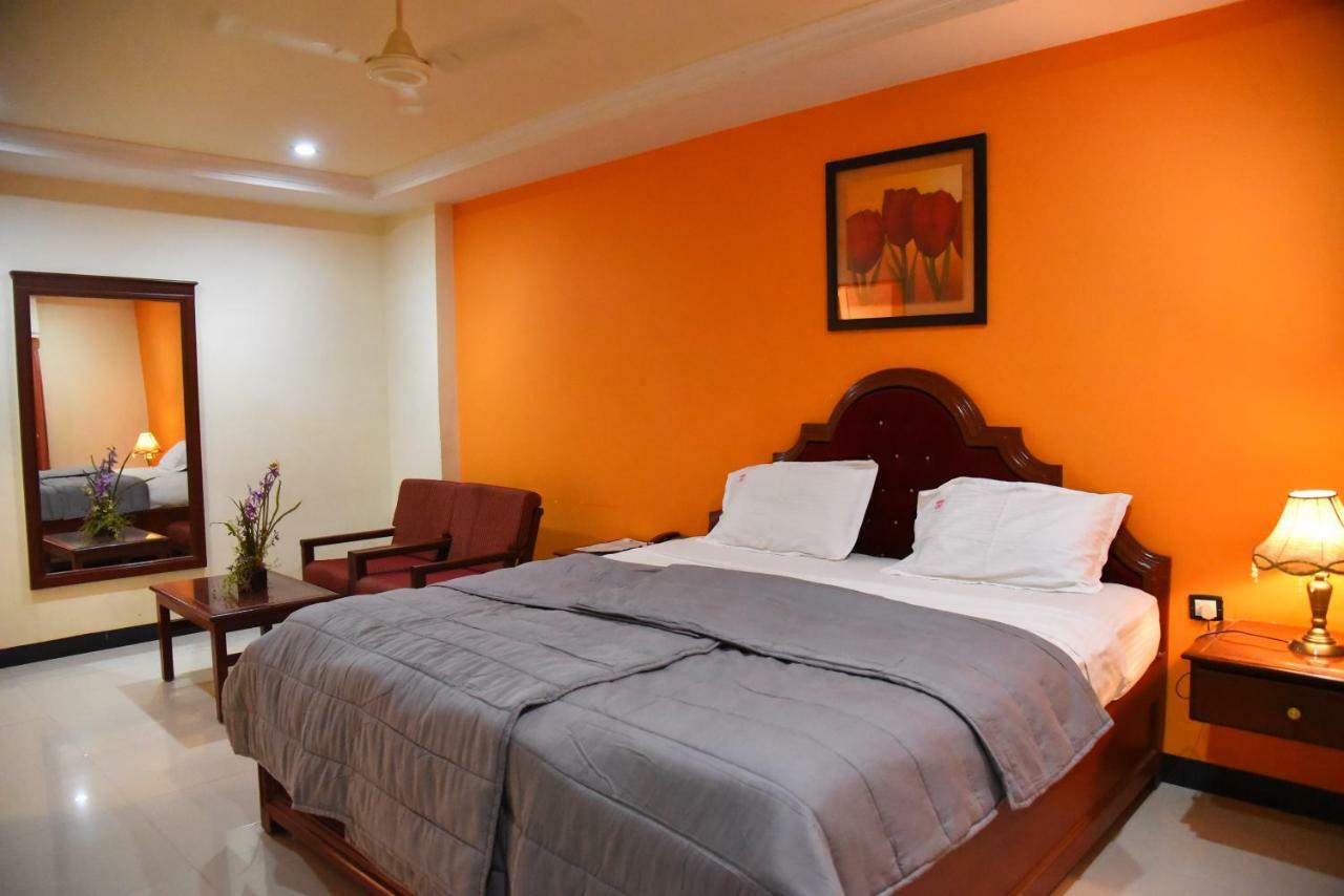 Hotel Subhalakshmi Palace Karaikudi Kültér fotó