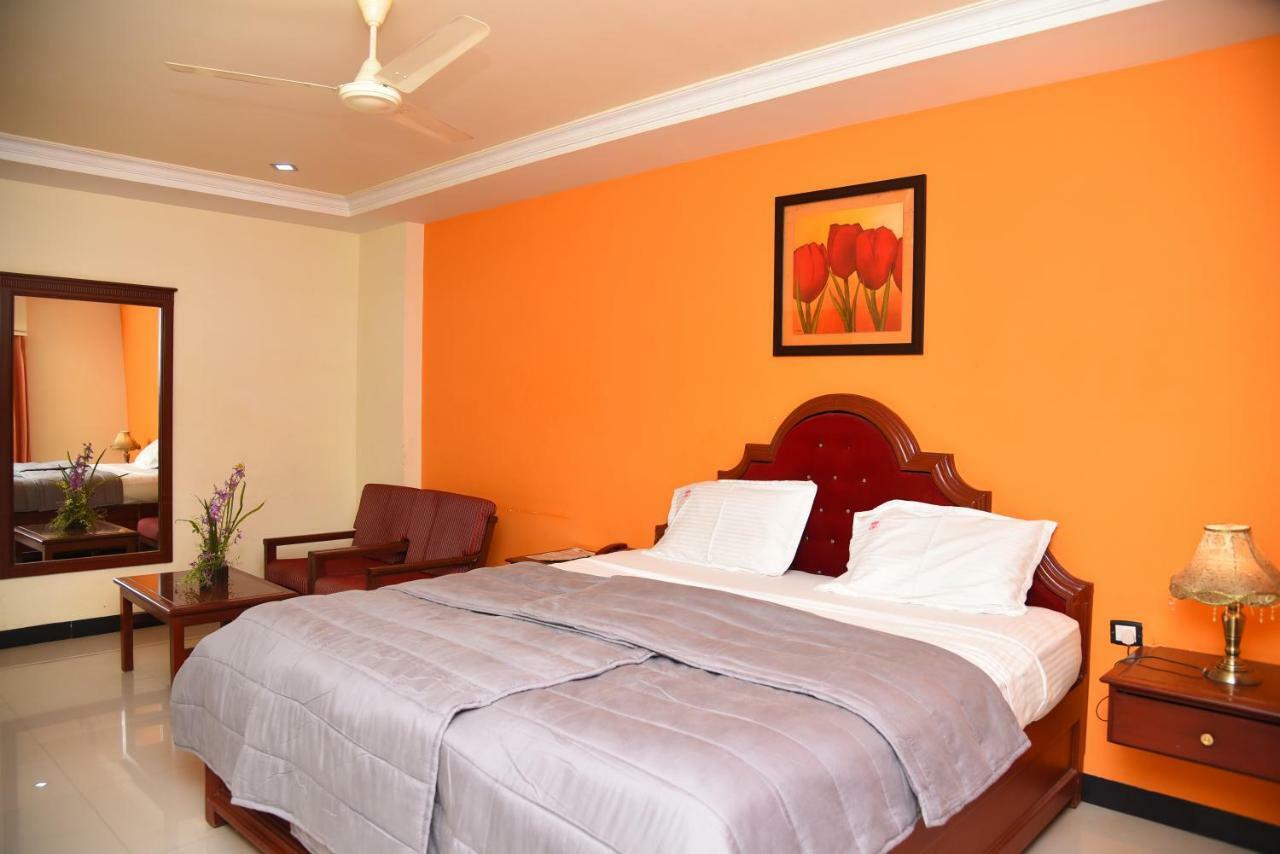 Hotel Subhalakshmi Palace Karaikudi Kültér fotó