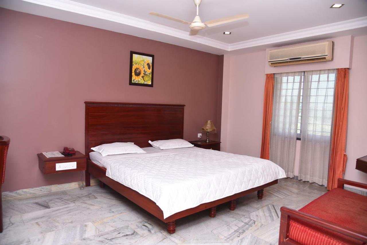 Hotel Subhalakshmi Palace Karaikudi Kültér fotó